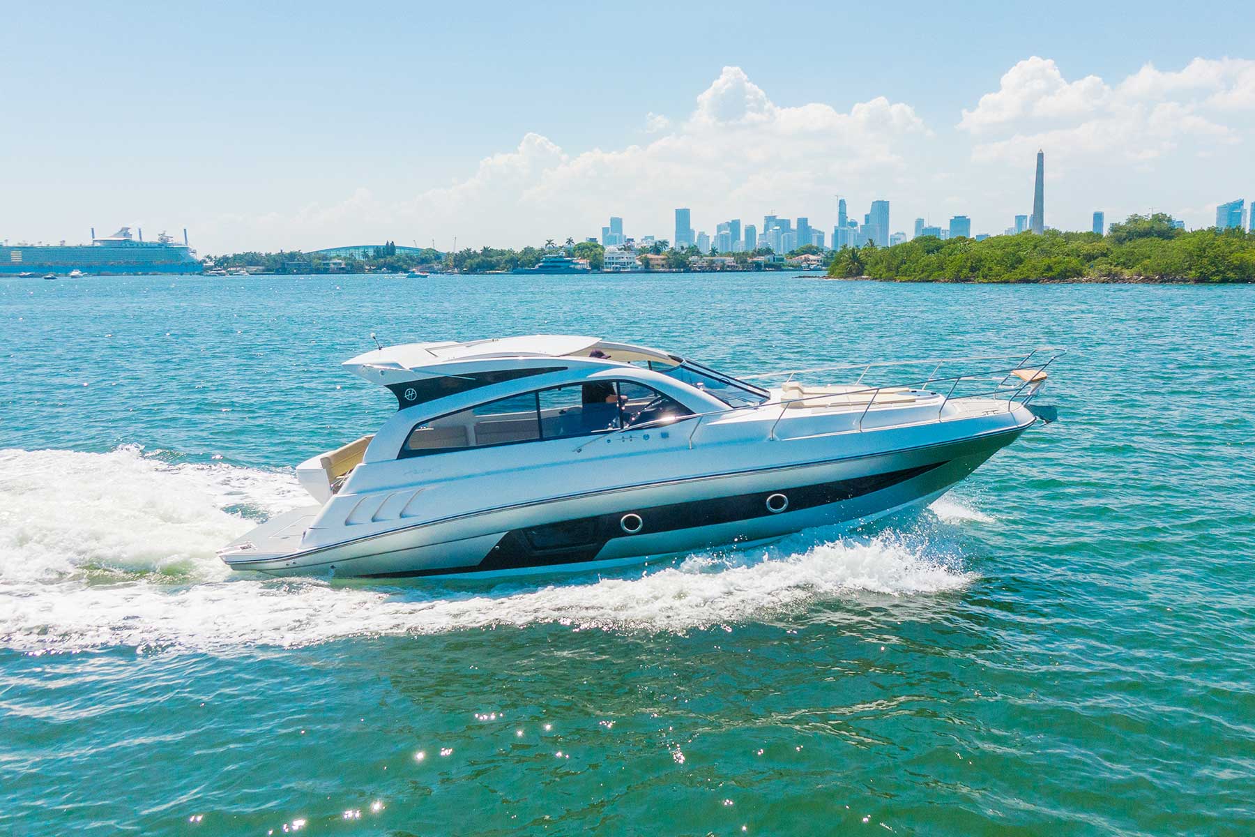 375 Hanover Yacht Review: Navigating Elegance and Performance